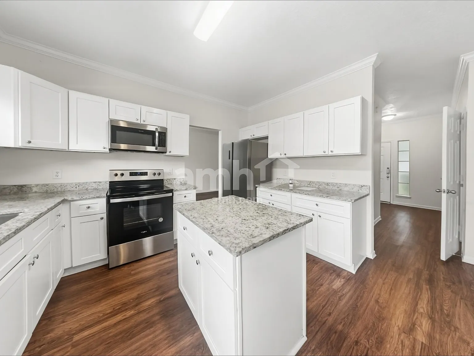4 bed, 2.5 bath, 2435 sqft, $2,195 — Photo 3