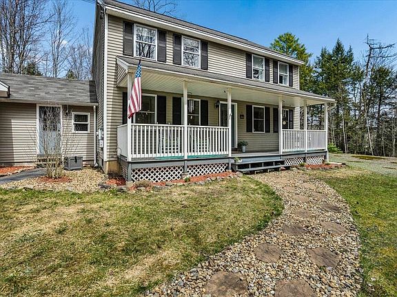 3rd image of 74 Hilliard Road