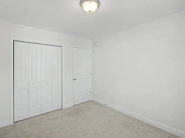 1052 Grayson Ave — Photo 13