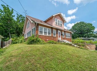3921 Douglas Ave, Des Moines, IA 50310