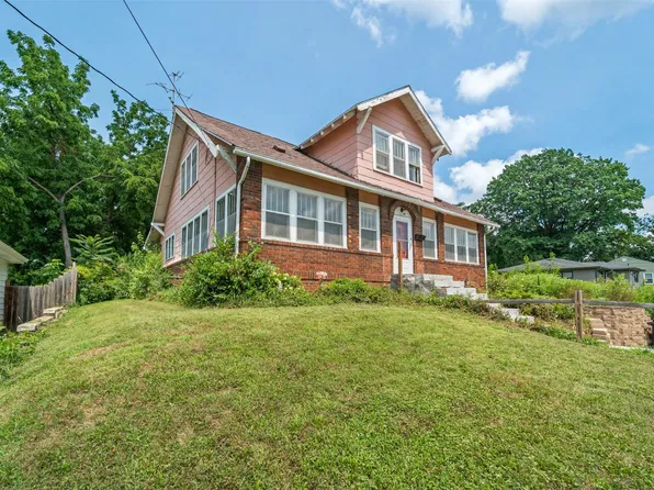 3921 Douglas Ave, Des Moines, IA 50310