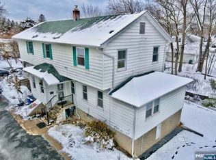 2 Lambert St, Pompton Lakes, NJ 07442