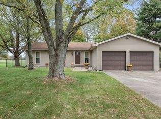 5555 Arrowhead Dr, Greenfield, IN 46140