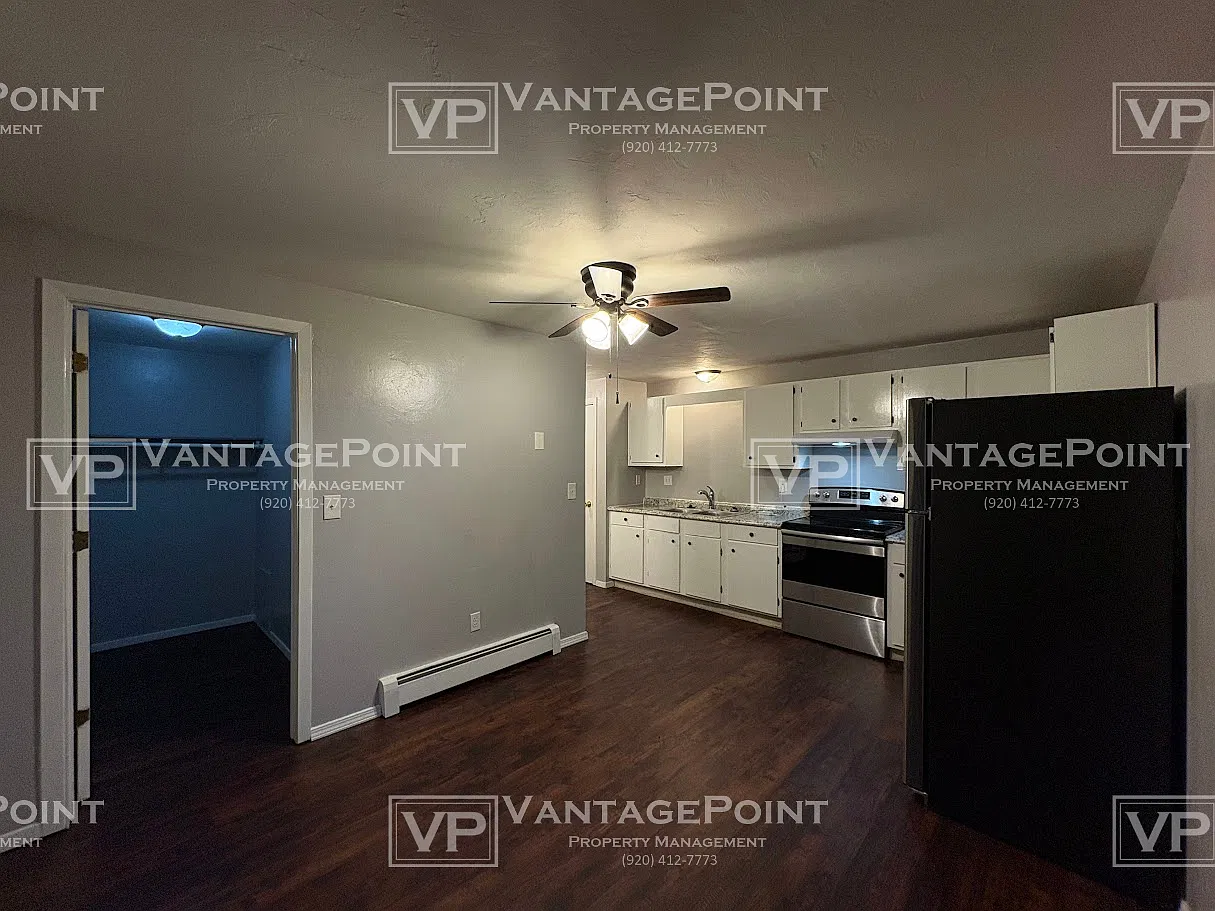 1028 Moraine Way - 5 — Photo 4
