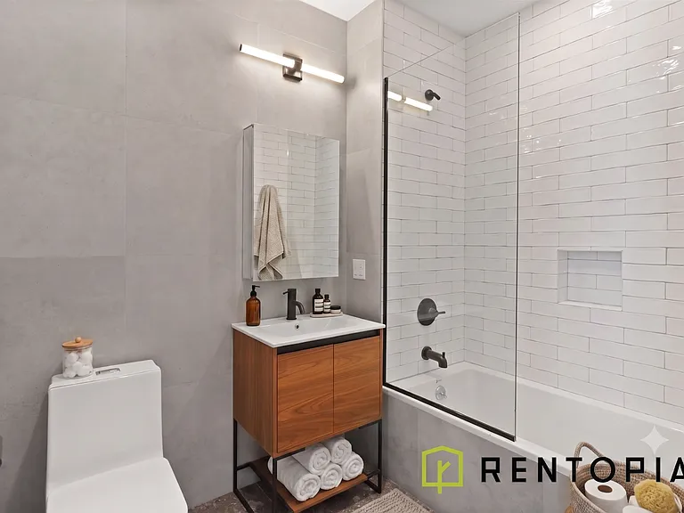 74 N 1st St #3F — Photo 4