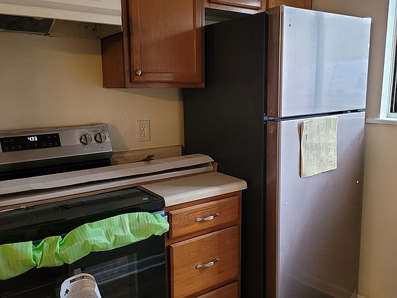 2nd image of 1428 Tenbury Dr