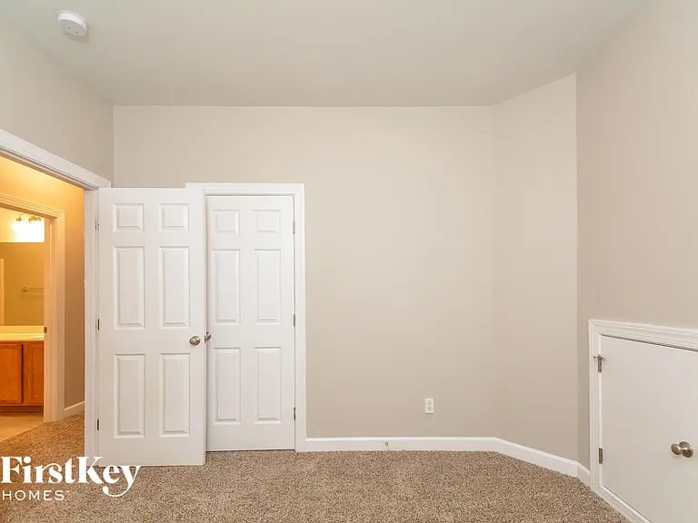 2123 Gillwell Ln — Photo 8