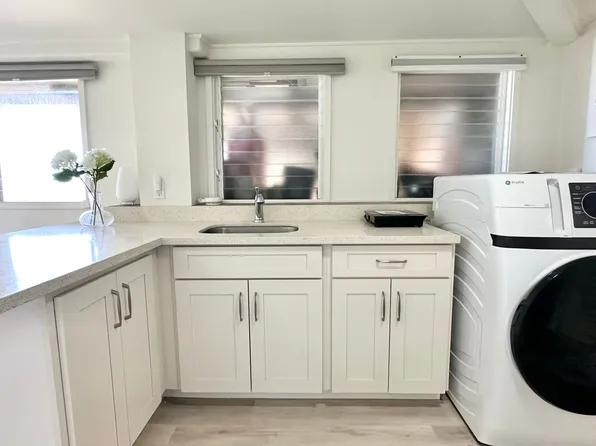 4559 Sierra Dr APT B, Honolulu, HI 96816