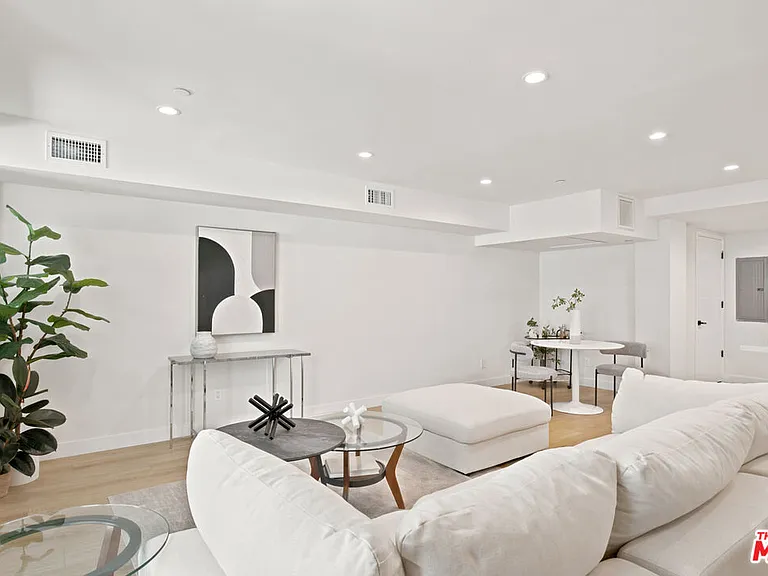 1434 N Poinsettia Pl #102 — Photo 3