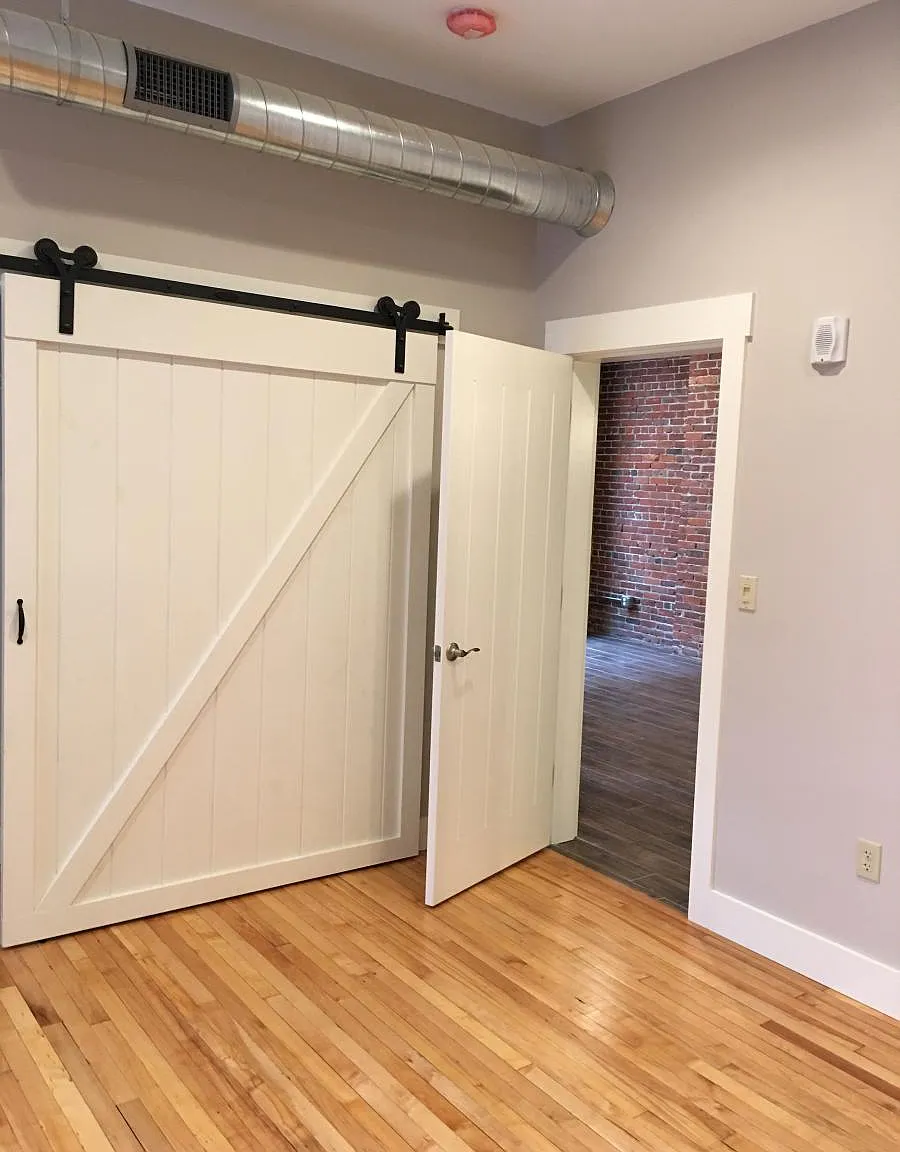2 bed, 1010 sqft, $2,200 — Photo 3