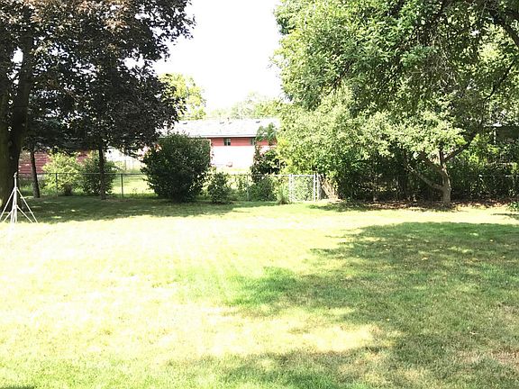 4th image of 2745 Danube Ln NE