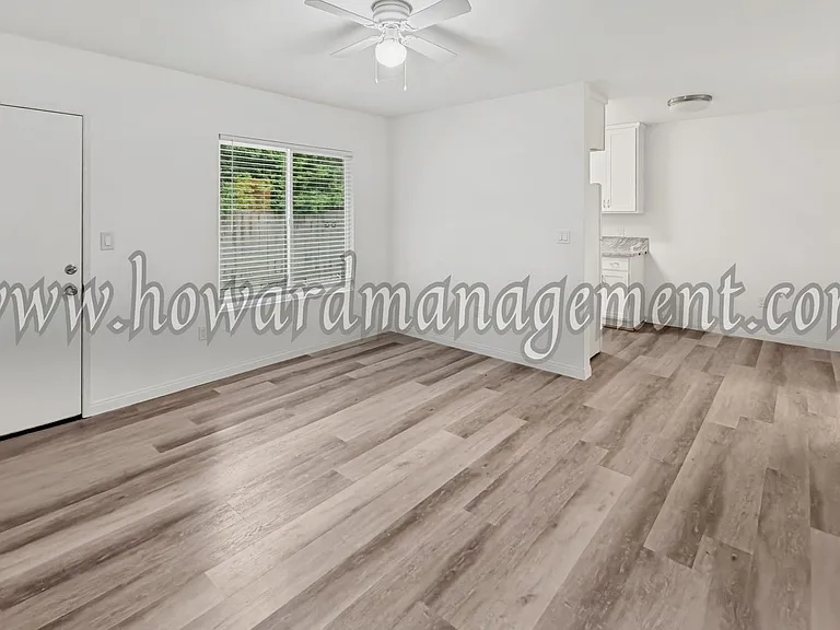 ** Move In Special** 4124 Grand View! Prime Location, All Vacancies Currently Offering 2 Week Fre... — Photo 1