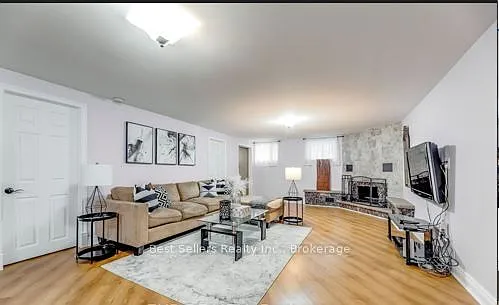 3 bed, $3,590 — Photo 4