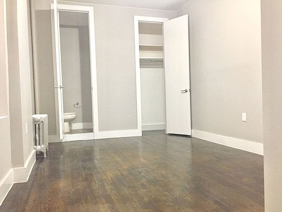 5th image of 510 Jackson Ave APT 2R