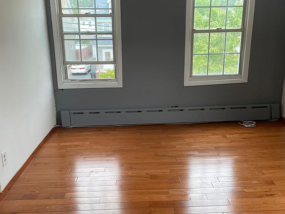 5th image of 5042 202nd St
