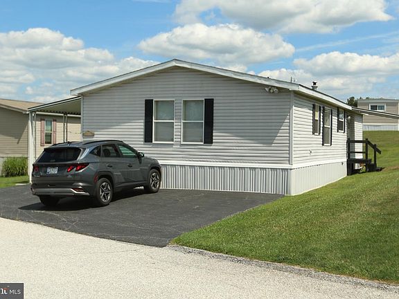 3rd image of 156 Timber Crest Dr