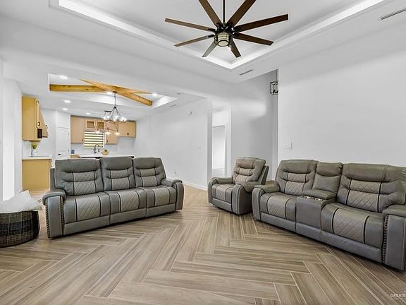 2nd image of 2917 Arboledas Dr