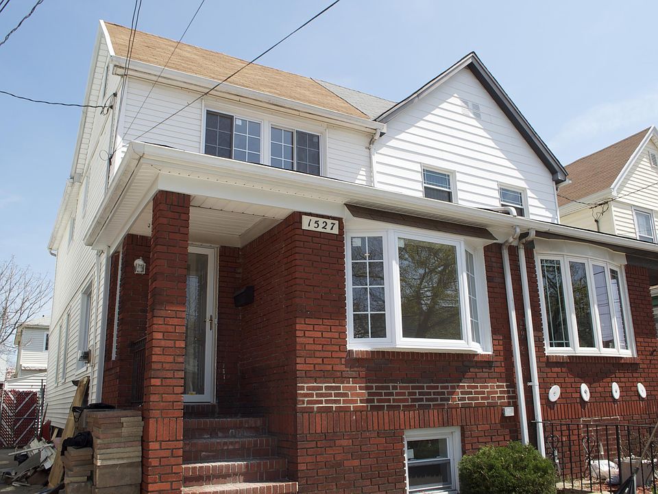 1st image of 1527 E 66th St