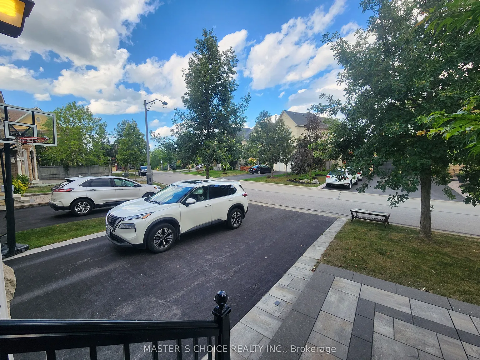 4 bed, $5,600 — Photo 2