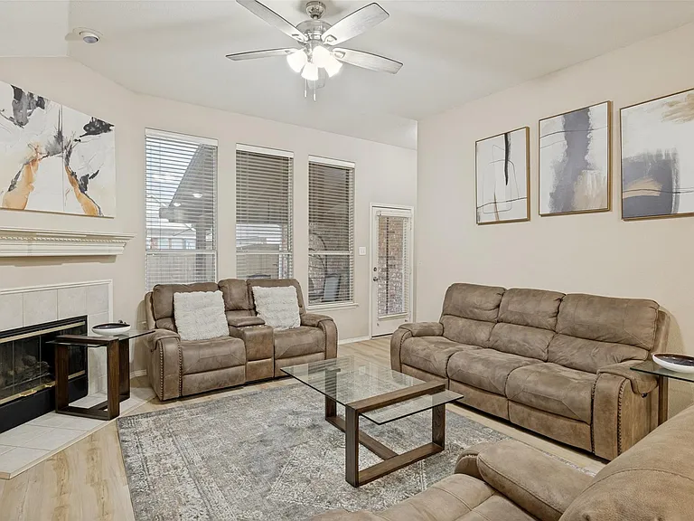 6257 Dark Forest Dr — Photo 10