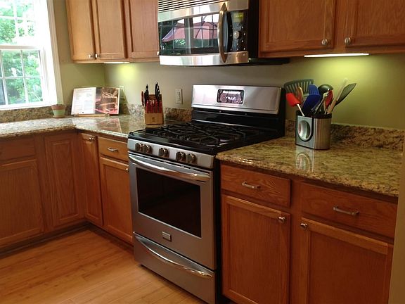 4th image of 213 Drummond Dr