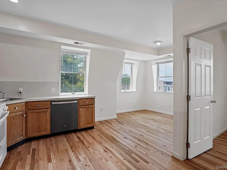 113 Main St #3S — Photo 8