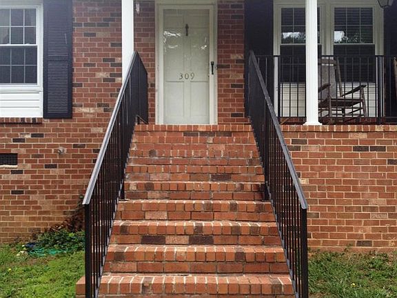 2nd image of 309 Poinsettia Dr