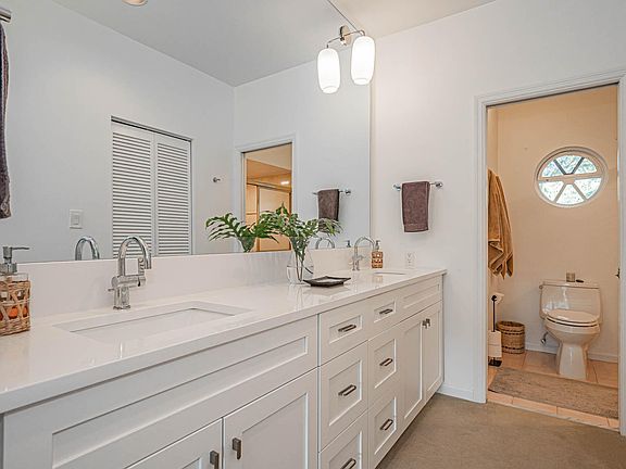 3rd image of 101 Peppertree Dr #18