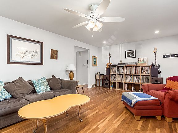 3rd image of 1057 Marland Dr N