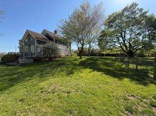 184 Twomey Ave, Calverton, NY 11933