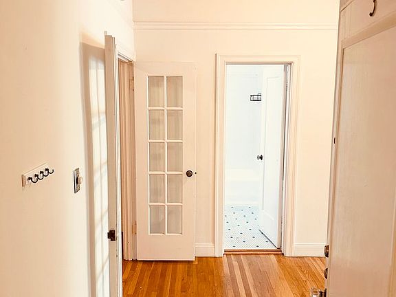 2nd image of 1435 Bay St APT 3