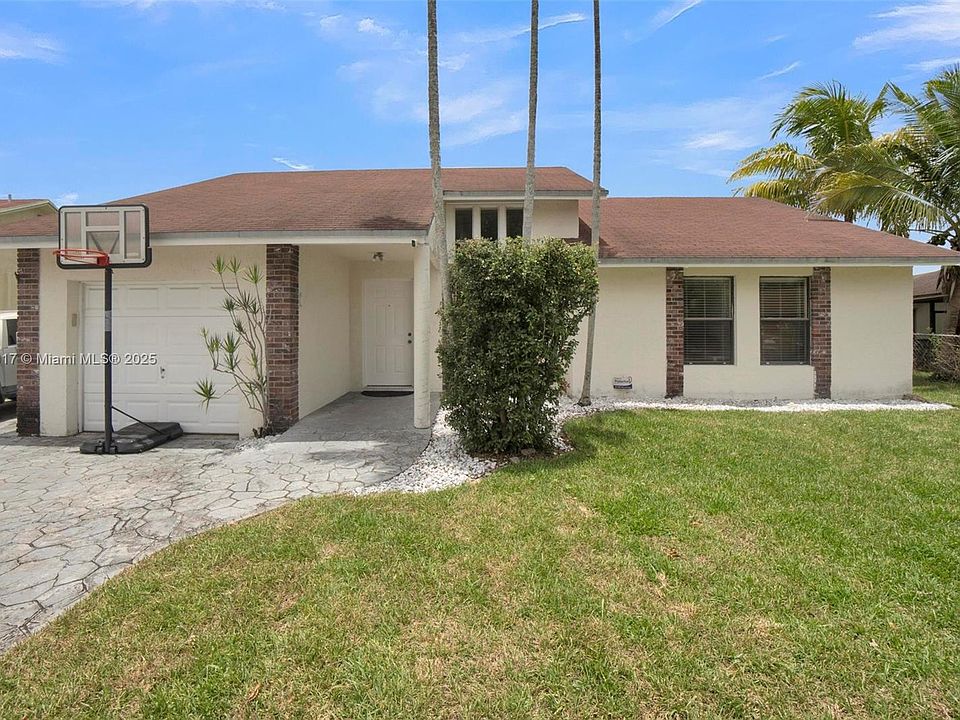 2nd image of 4947 NW 91st Ter