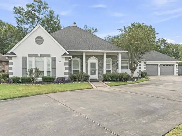 703 N 31st St, Nederland, TX 77627