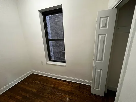 Rented by Salon Realty Corp | media 13