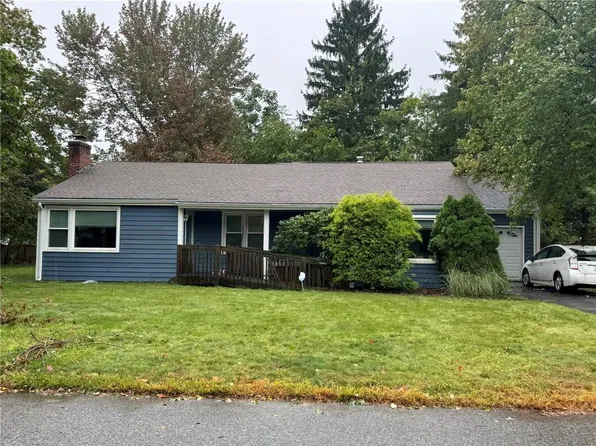 9 Christine Dr, Barrington, RI 02806