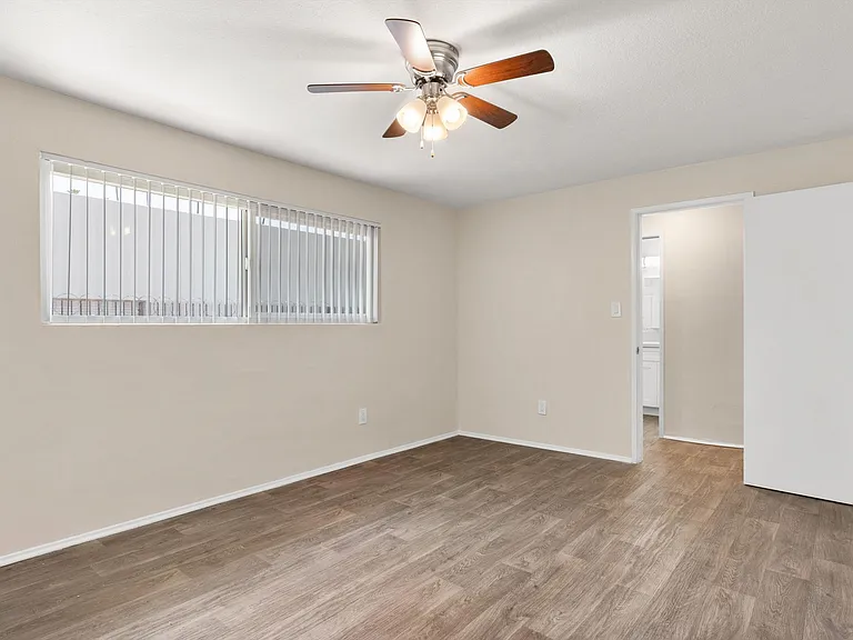 Waldorf Apartments- Riverside, CA — Photo 17