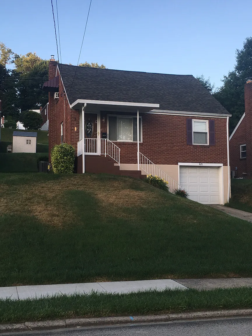 421 Cedar St photo 1