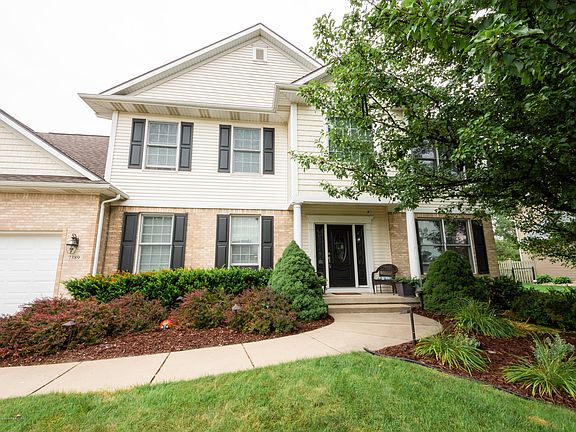 3rd image of 7389 Adare Cir