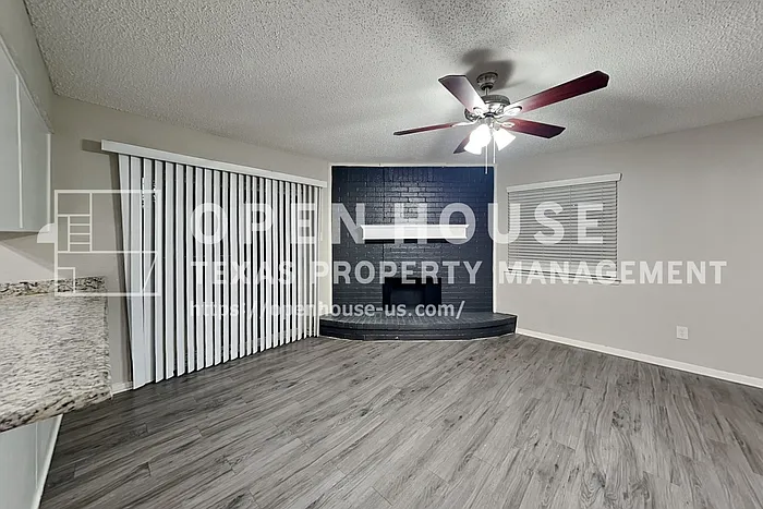 3 bed, 2.0 bath, 1883 sqft, $2,440 — Photo 3