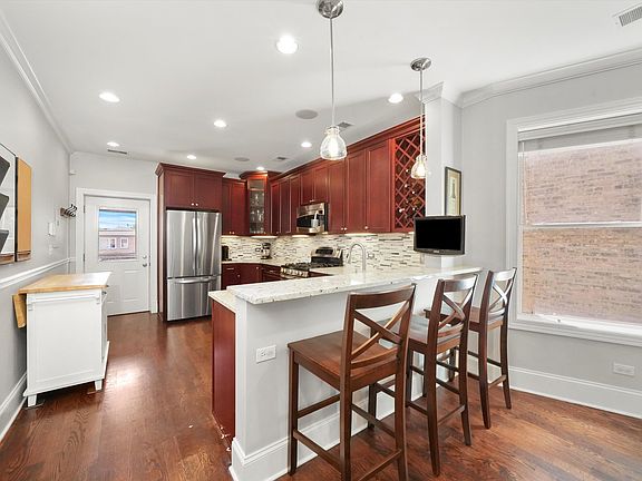 2nd image of 4927 N Washtenaw Ave APT 2
