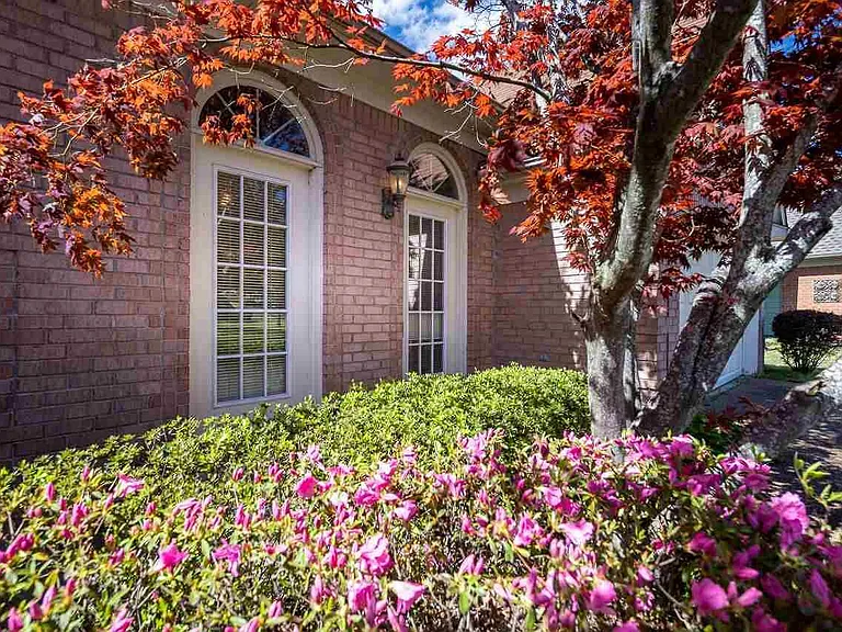 2247 Angel Crest Cir — Photo 5
