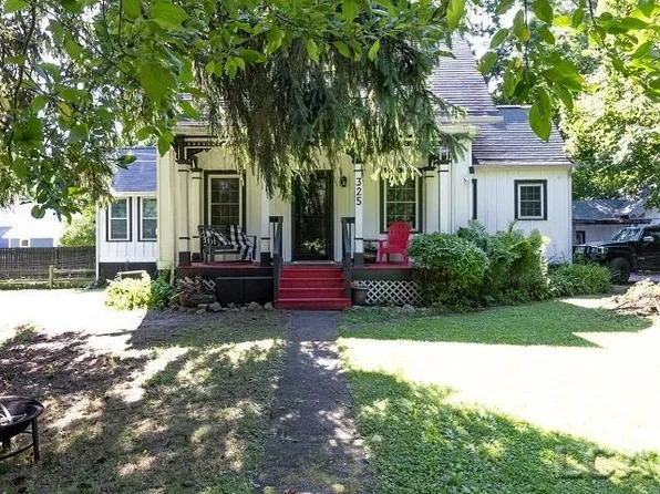 325 N McKenzie St, Adrian, MI 49221