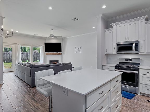 4th image of 331 Mousse Ruelle Dr