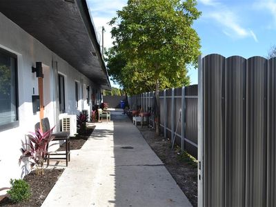 900 NW 8th Ave #1-4, Pompano Beach, FL, 33060