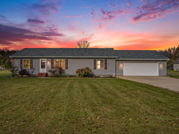 94 Easton Dr, Ionia, MI 48846