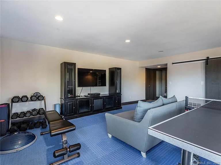 321 W Shore Rd — Photo 27