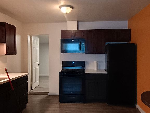 5th image of 7209 Sterling Ave Unit B