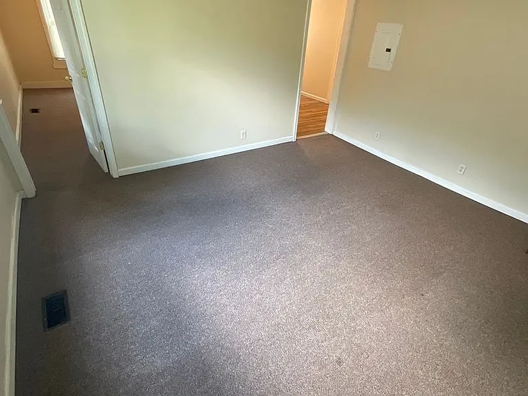 416 N Lincoln St — Photo 50