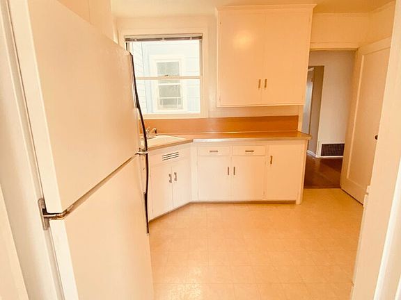 4th image of 1311 33rd Ave #1311