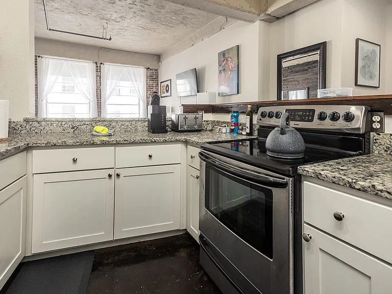 245 Madison Ave #40X — Photo 2